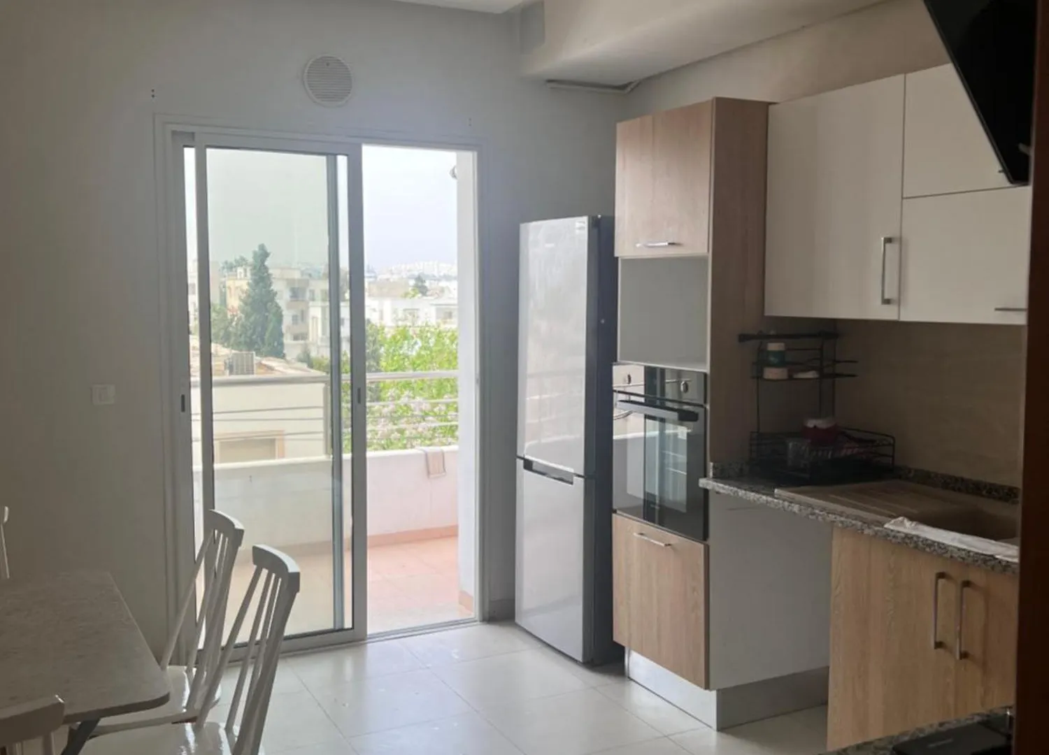 Appartement Florence Tres Calme Ariana